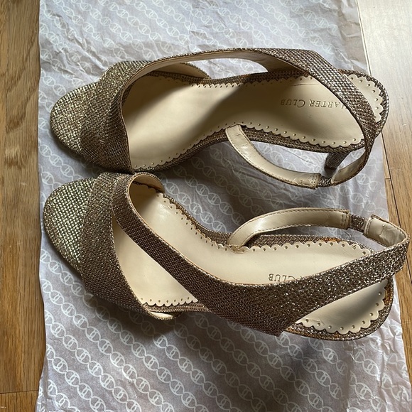 Gold Heels - Picture 2 of 5